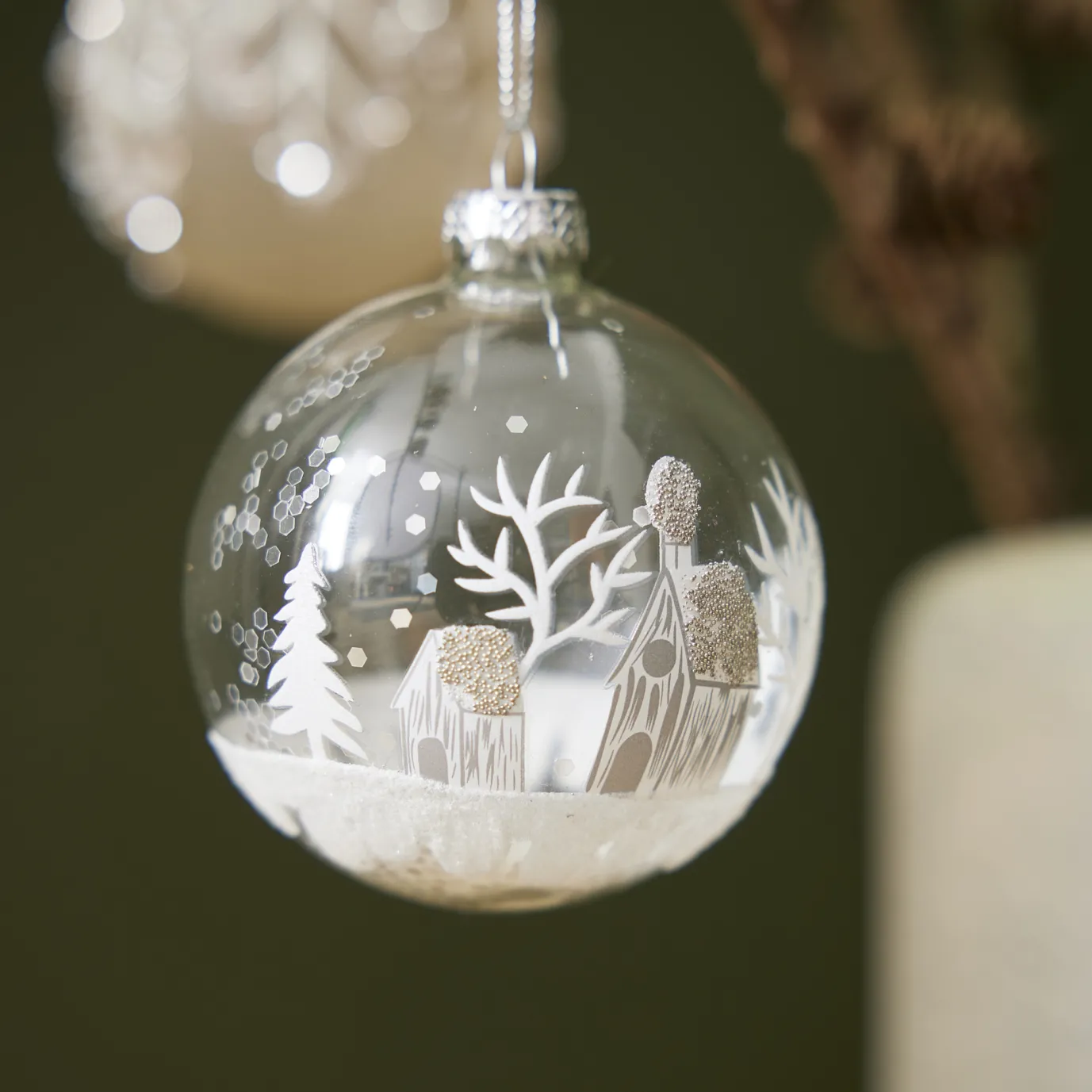 Glaskugel Haus, Weiß/silber/transparent, 8 Cm